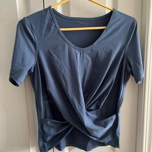 Lululemon Cross Body Top Size 8!